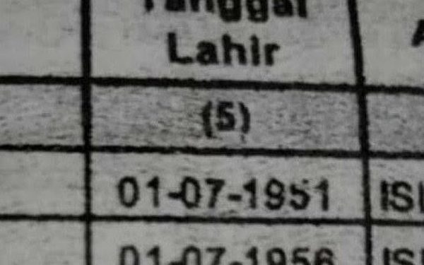 Kisah viral di Twitter, satu keluarga tanggal dan bulan lahirnya sama. Foto: akun Twitter @thiranosauruss
