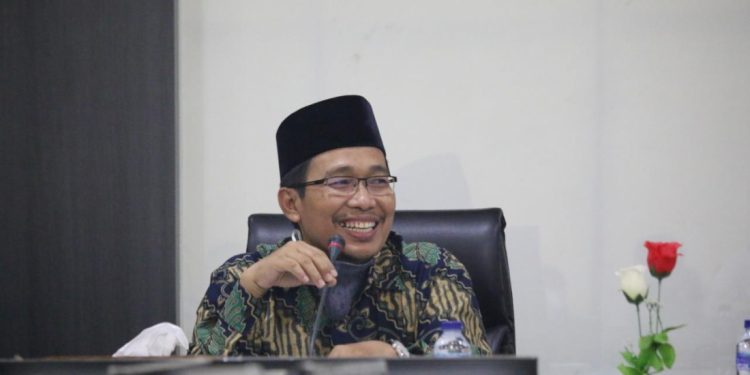 Direktur PD Pontren Waryono