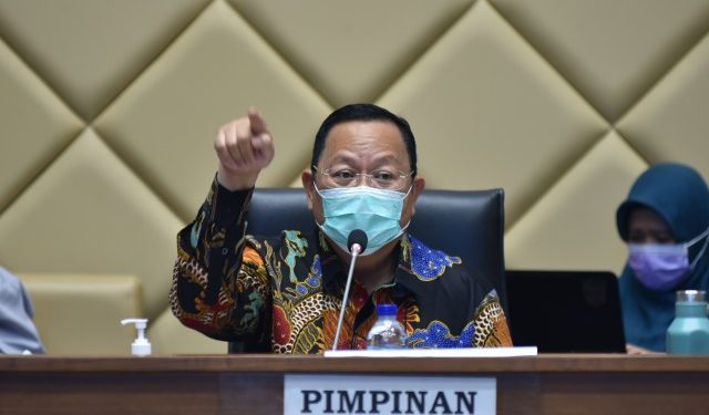 Ketua Komisi IV DPR RI Sudin saat memimpin Rapat Kerja Komisi IV DPR RI dengan Menteri Pertanian dan Menteri Kelautan dan Perikanan (Menteri KKP) beserta jajaran, di Ruang Rapat Komisi IV DPR RI, Gedung Nusantara, Senayan, Jakarta, Kamis (18/3/2021). Foto: Kresno/nvl