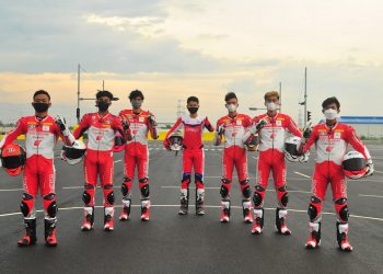 AHM_AstraHondaRacingTeam_01: Para pebalap Astra Honda Racing Team siap mengharumkan nama Indonesia di berbagai ajang kompetisi balap bergengsi tahun 2021. (Kiri Kanan): Rheza Danica Ahrens, Mario Suryo Aji, Irfan Ardiansyah, Delvintor Alfarizi, M. Adenanta Putra, Herjun Atna Firdaus, Lucky Hendriansya.
AHM_AstraHondaRacingTeam_02: Pebalap AHRT Mario Suryo Aji Akan Berlaga CEV Moto3 Junior World Championship 2021.