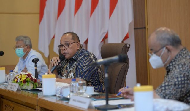Wakil Ketua Komisi II DPR RI Junimart Girsang saat memimpin Kunjungan Kerja Spesifik Panja Adminduk Komisi II DPR RI ke Daerah Istimewa Yogyakarta (DIY), Kamis (25/3/2021). Foto: Andri/Man   