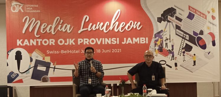 Agus (kiri) bersama Endang Nuryadin saat media luncheon.