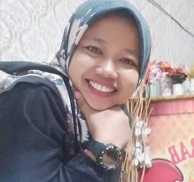 Tuti Rosmalina, SH.I ,M.A
