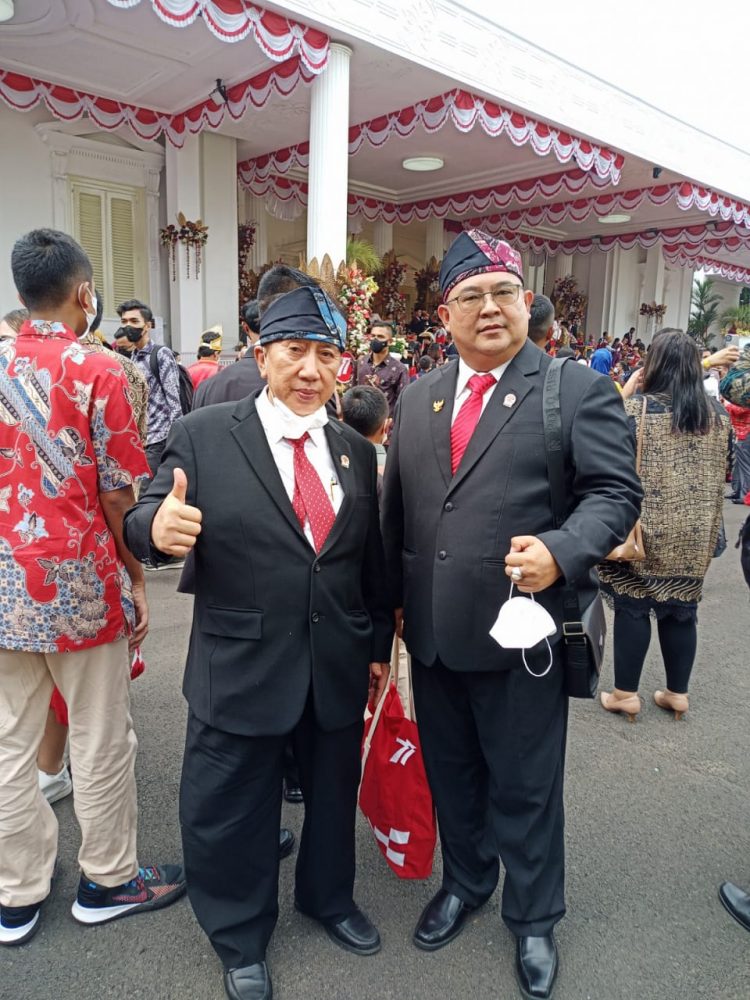 Rudy Zhang (kanan) dan Robin Alisanto Lie. (Foto : Rolan - sinarjambi.com)