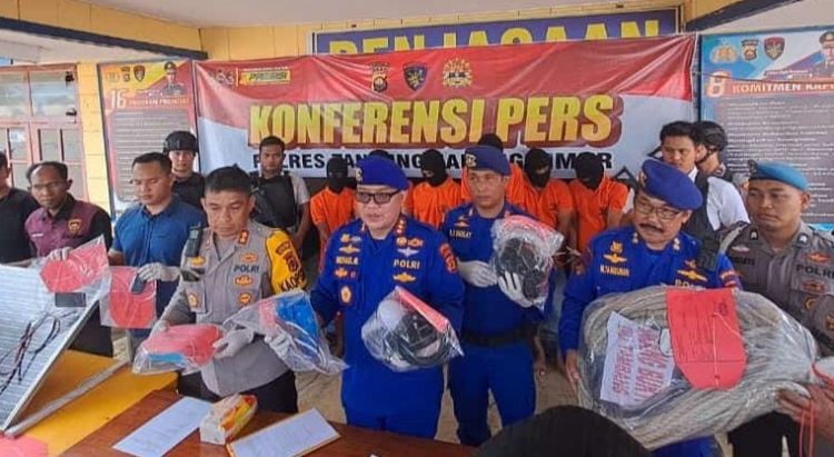 Jumpa pers pengungkapan kasus perompak. (Foto : Istimewa)