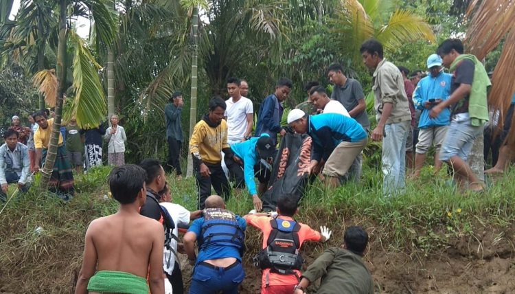 Satu korban tenggelam ditemukan meninggal dunia. (Foto : Basarnas Jambi)