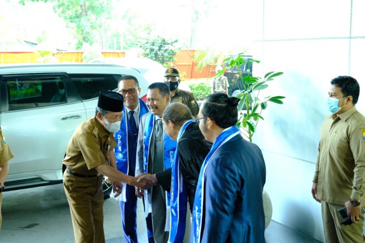 Wagub Sani tiba di lokasi acara. (Foto : Diskominfo provinsi Jambi)