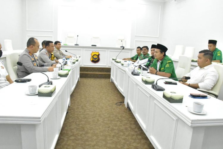 Kapolda menerima kunjungan GP Ansor provinsi Jambi. (Foto : Humas Polda Jambi)