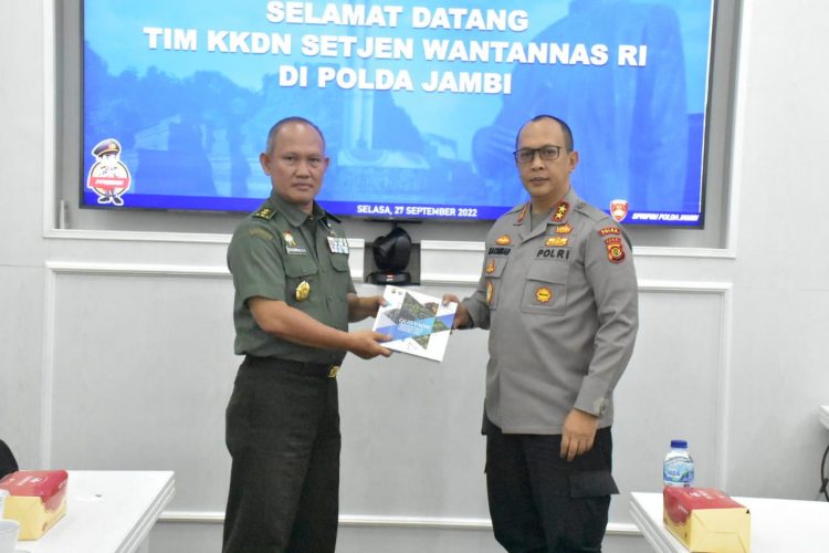 Kapolda Jambi Terim Kunjungan Silaturahmi Tim KKDN Setjen Wantannas. (Foto : Humas Polda Jambi)