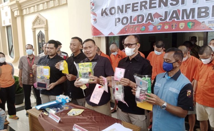 Ditresnarkoba Polda Jambi ungkap peredaran narkoba. (Foto : Rolan - sinarjambi.com)