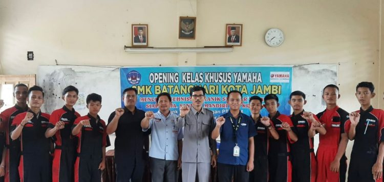 Yamaha Jambi Resmikan Kelas Yamaha Angkatan Ke-7 di SMK Batanghari. (Foto : ist)