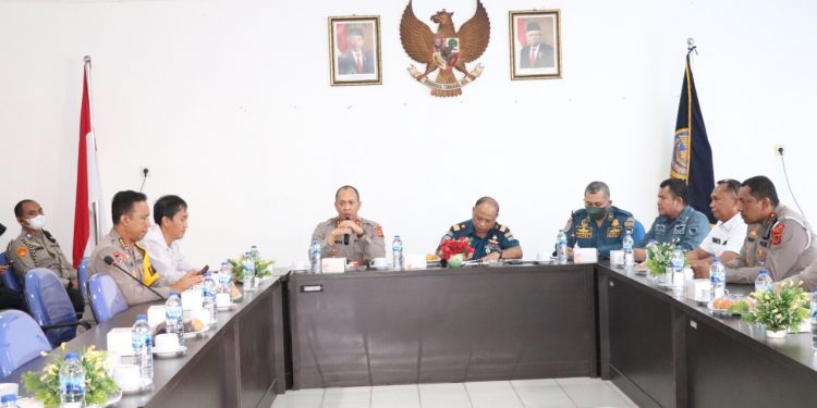 Cari Solusi Angkutan Batu Bara, Polda Jambi Koordinasi Bersama KSOP Talang Duku. (Foto : Ist)