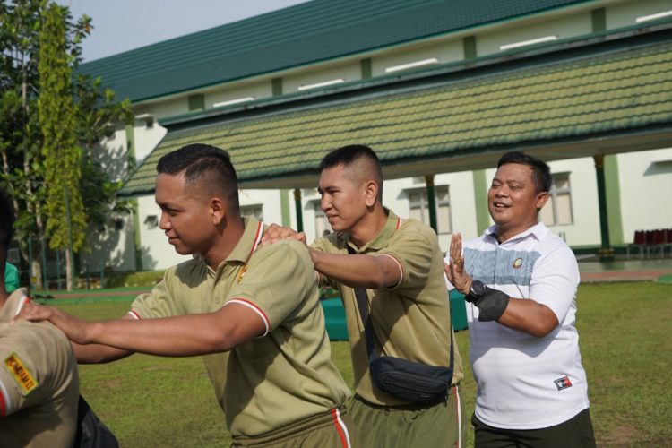 Pimpin Apel Olahraga Gabungan, Ini yang Disampaikan Danrem 042/Gapu. (Foto : ist)