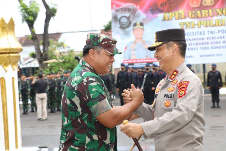 Polda Jambi - Korem Gapu Gelar Apel Gabungan. (Foto : ist)