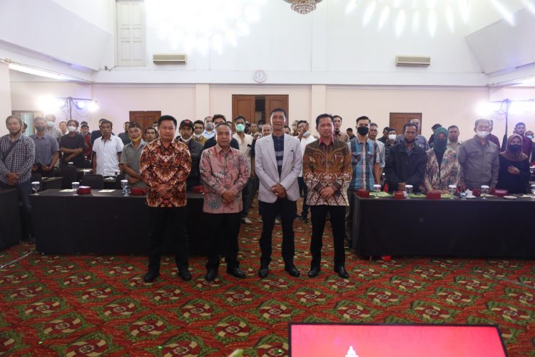 Sosialisasikan PTSL, Pemerintah Bangun Kesadaran Masyarakat untuk Pasang Tanda Batas Tanah. (Foto : ist)