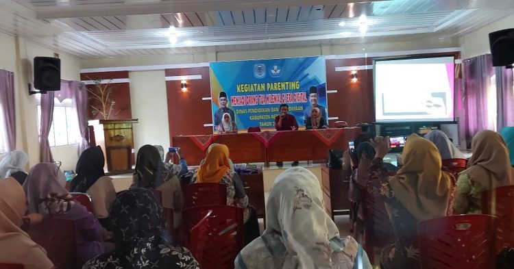 Ketua IGTKI dan Himpaudi Merangin Ikuti Seminar Parenting. (Foto : ist)