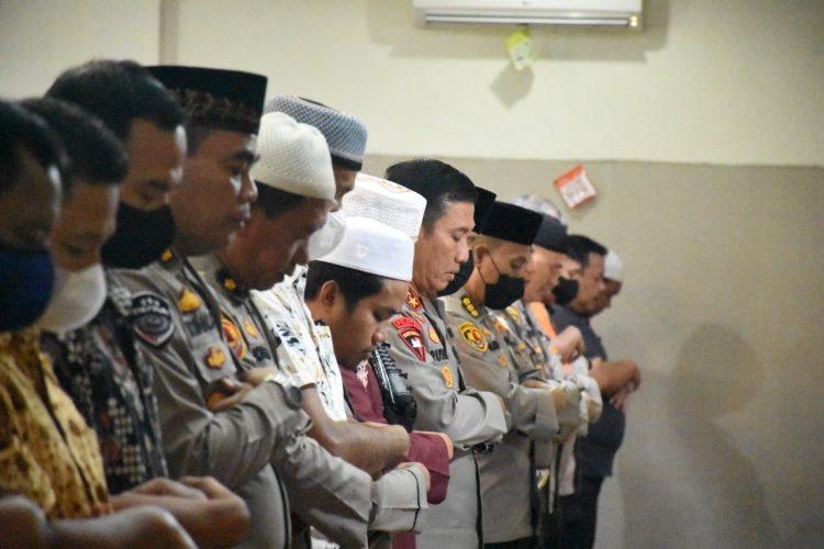 Polda Jambi Gelar Shalat Ghaib dan Doa Bersama untuk Korban Gempa Cianjur. (Foto : ist)