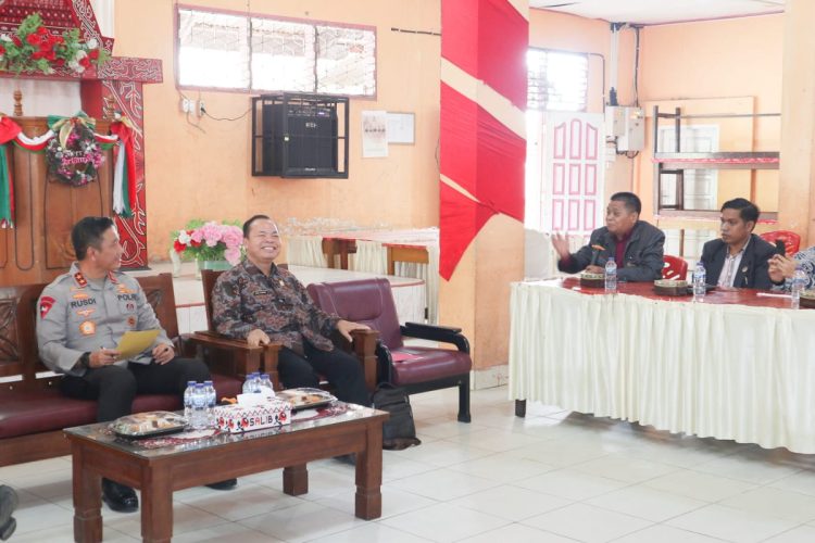 Kapolda Jambi Kunjungi Tokoh Agama di Gereja HKBP. (Foto : ist)