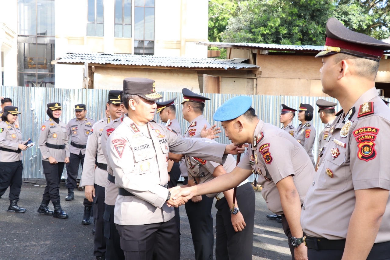 117 Personel Polda Jambi Naik Pangkat. (Foto : ist)