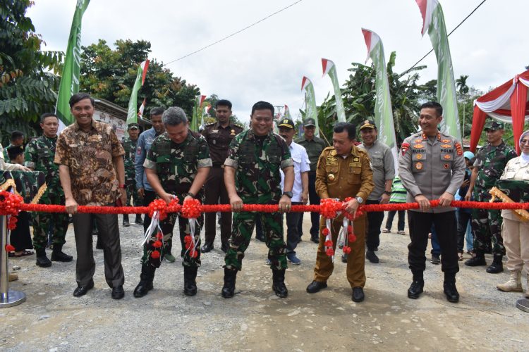 Pangdam II/Sriwijaya Tutup Karya Bakti TNI di Batanghari. (Foto : ist)