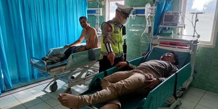 Tabrakan Mini Bus Vs Truk di Tanjabtim, Korban Luka Berat-Ringan Dilarikan ke RS. (Foto : ist)