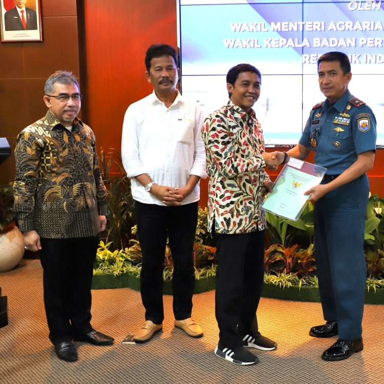 Percepat PTSL, Kementerian ATR/BPN Sertipikatkan Tanah Pemda, TNI dan BP Batam. (Foto : ist)