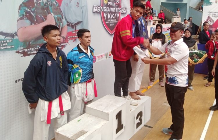 Kapolda Jambi Hadiri Kejuaraan Karate Piala Pangdam Sriwijaya. (Foto : Rolan - sinarjambi.com)