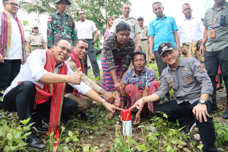 Merawat Kedaulatan NKRI Melalui Pemasangan Tanda Batas Bidang Tanah. (Foto : ist)