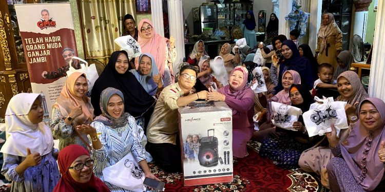 Orang Muda Ganjar Jambi Beri Bantuan Pengeras Suara Untuk Majelis Taklim. (Foto : ist)