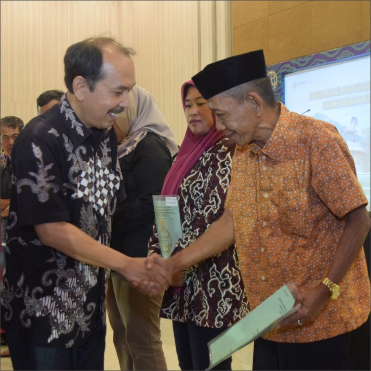 Semangat Warga Kuningan Ikuti Program PTSL untuk Raih Modal Kehidupan Mendatang. (Foto : ist)