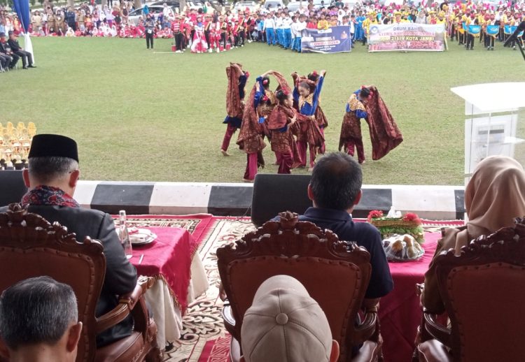 Fasha Harap Muncul Siswa Berprestasi. (Foto : Rolan - sinarjambi.com)