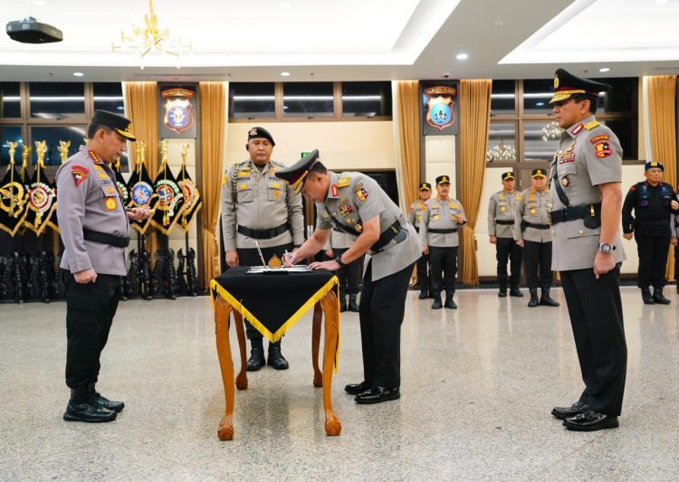 Kapolri Gelorakan Tingkatkan Kepercayaan Publik. (Foto : ist)