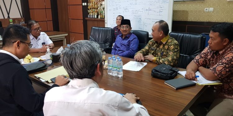 Bupati Tanjabbar Gelar Pertemuan dengan Balai Pelaksanaan Jalan Nasional Jambi. (Foto : ist)