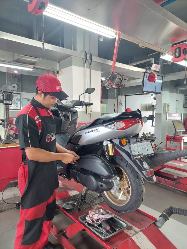 Servis Motor di Yamaha Flaghshipshop Jambi Selama Ramadhan Berhadiah Sembako. (Foto : ist)