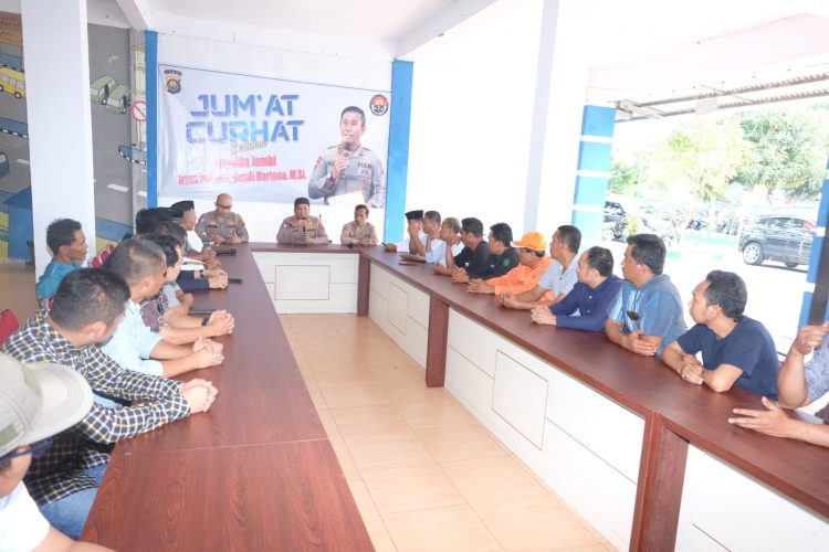 Jum'at Curhat Polda Jambi Bersama Transportir Angkutan Batu Bara. (Foto : ist)