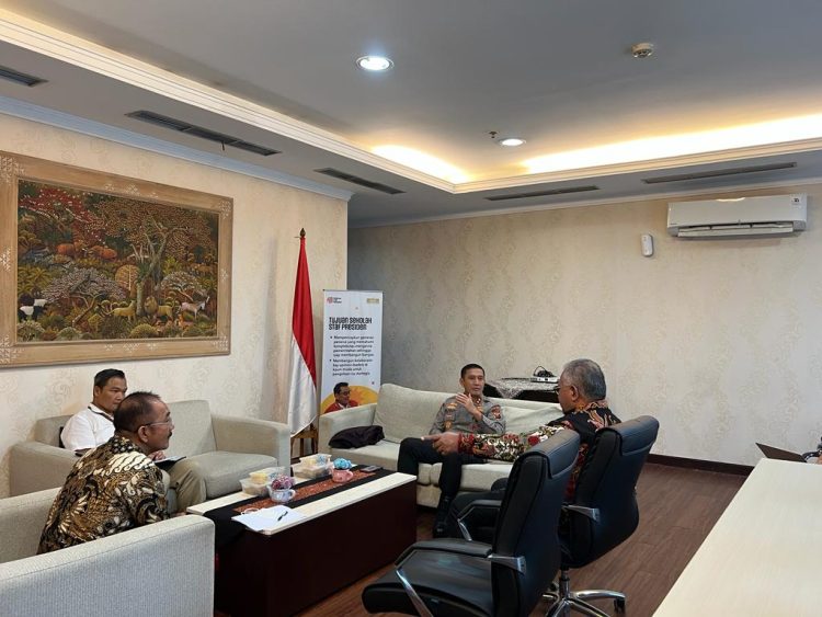 Kapolda Jambi Silaturahmi Bersama Deputi Kantor Staf Kepresidenan. (Foto : ist)