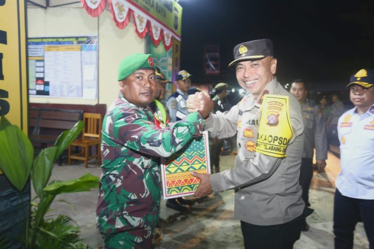 Kapolda Kalteng dan Danrem Tinjau Pos Pengamanan. (Foto : ist)