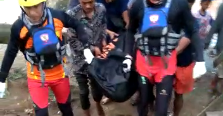 Edo Ditemukan Tak Bernyawa Tak Jauh dari Lokasi Tenggelam. (Foto : ist)