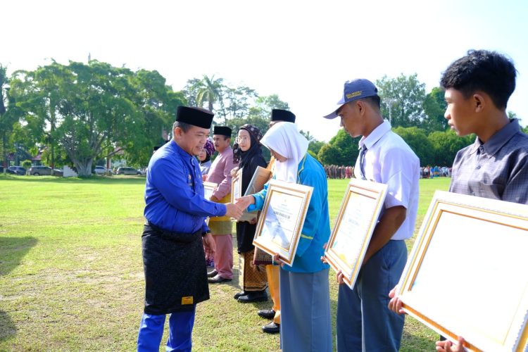 Gubernur Al Haris Sebut Pendidikan Penting bagi Kemajuan Negara