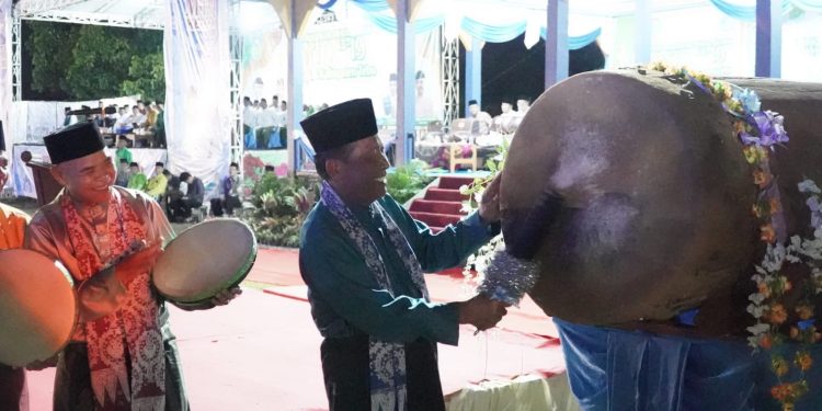 Buka MTQ ke-19 Kabupaten Tebo, Wagub Sani Ajak Masyarakat Muliakan Ahli Al-Qur'an. (Foto : ist)