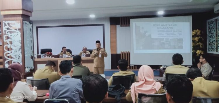 Pemkot Jambi Bentuk Tim Penertiban Atribut Reklame Salahi Aturan. (Foto : ist)