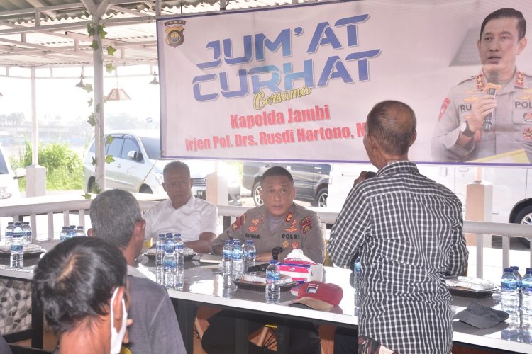Jumat Curhat Polda Jambi Serap Aspirasi Nekayan dan Pengemudi Perahu Getek. (Foto : ist)