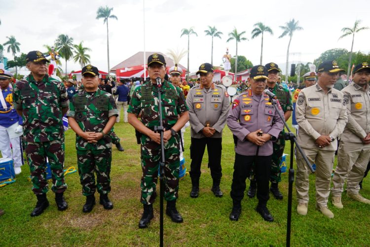 Kasad Dampingi Panglima TNI Buka Latsitarda Nusantara XLIII. (Foto : ist)