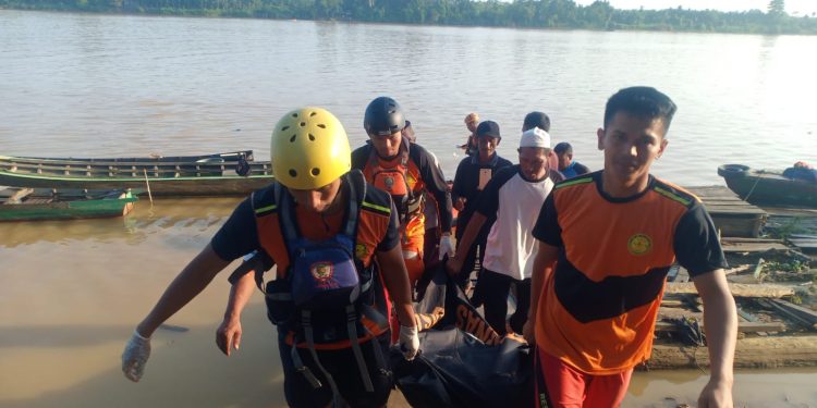 Warga Rukam yang Kecebur di Sungai Batanghari Ditemukan Meninggal. (Foto : Basarnas Jambi)