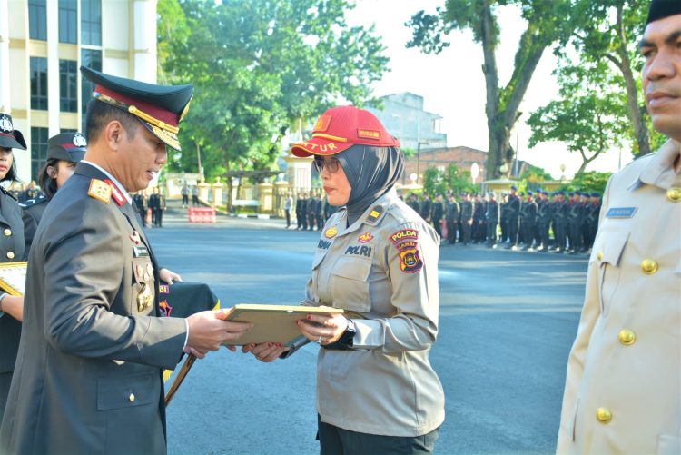 Polda Jambi Peringati Harkitnas dan Beri Penghargaan Personel Berprestasi. (Foto : ist)