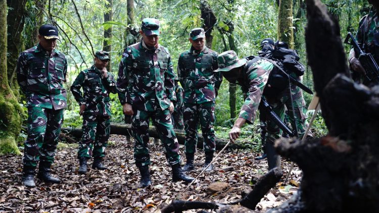 Wa KSAD Kembali Tinjau Pra Tugas Satuan TNI AD. (Foto : ist)