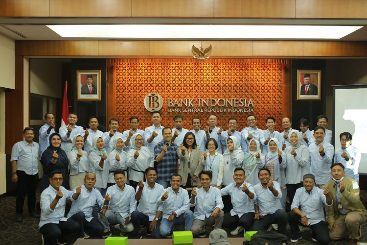 35 Anggota Forweb Jambi Diberi Pelatihan Penulisan Berita Ekonomi. (Foto : ist)