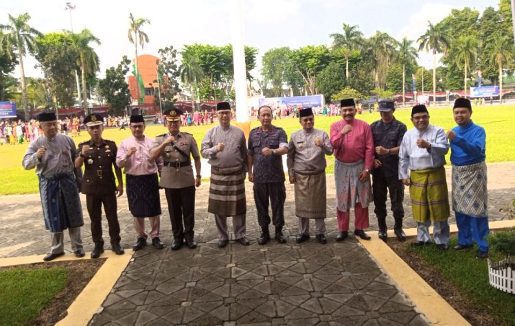 Pimpin Upacara HUT Pemkot Jambi yang Terakhir, Fasha Sampaikan Apresiasi Kepada Semua Pihak. (Foto : Rolan - sinarjambi.com)