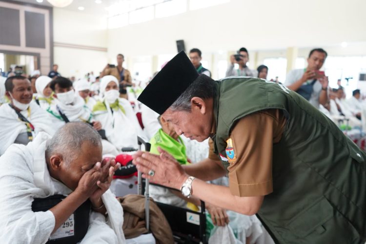 Pesan Wagub Sani ke CJH : Jaga Kondisi Fisik, Mental dan Luruskan Niat. (Foto : ist)