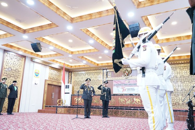 Khidmat, Upacara HUT Ke-77 Bhayangkara Polda Jambi. (Foto : ist)
